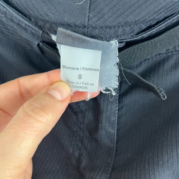 MEC Women's Black Short w/ Zip Pockets & Built-In Belt - Picture 4 of 6